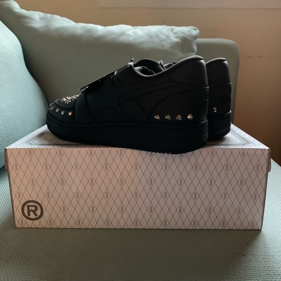 20th ANNIVERSARY BAPESTA STUDDED LOW BLACK 10 - Picture 4 of 5